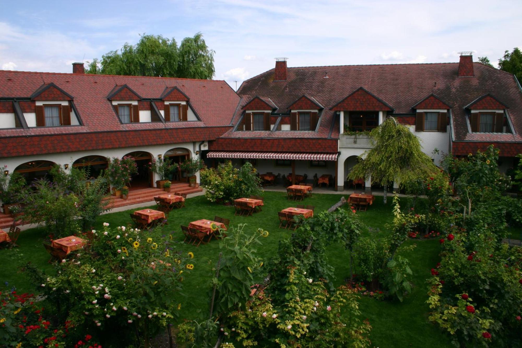 Hotel Weingut Rosenhof 일미츠 외부 사진