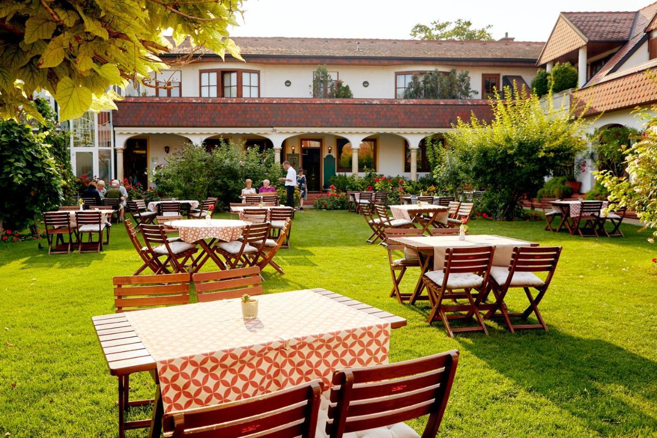 Hotel Weingut Rosenhof 일미츠 외부 사진