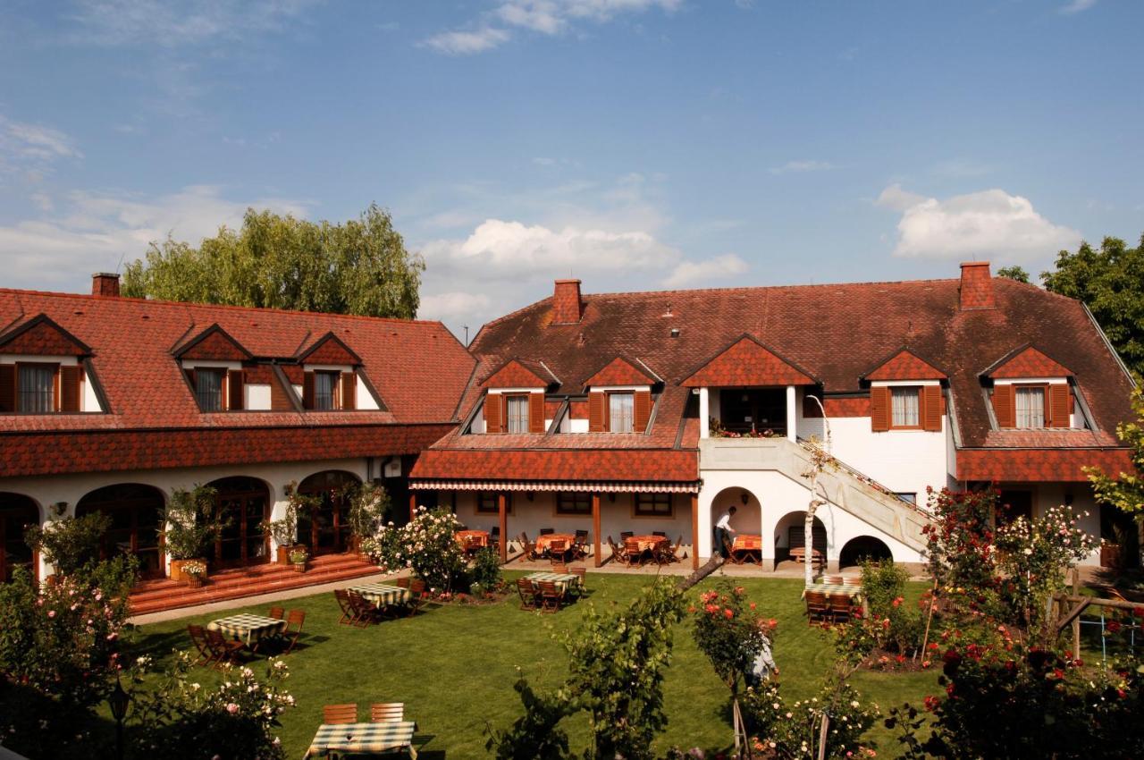 Hotel Weingut Rosenhof 일미츠 외부 사진